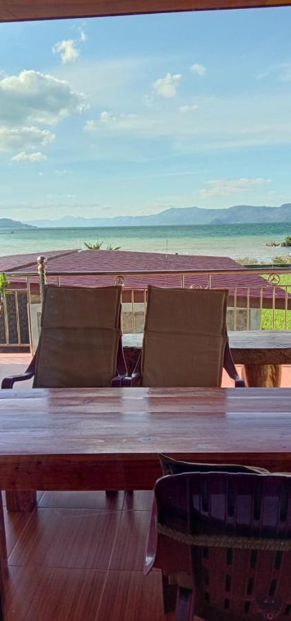 Bed and Breakfast Toba Sunset Tuk Tuk Esterno foto